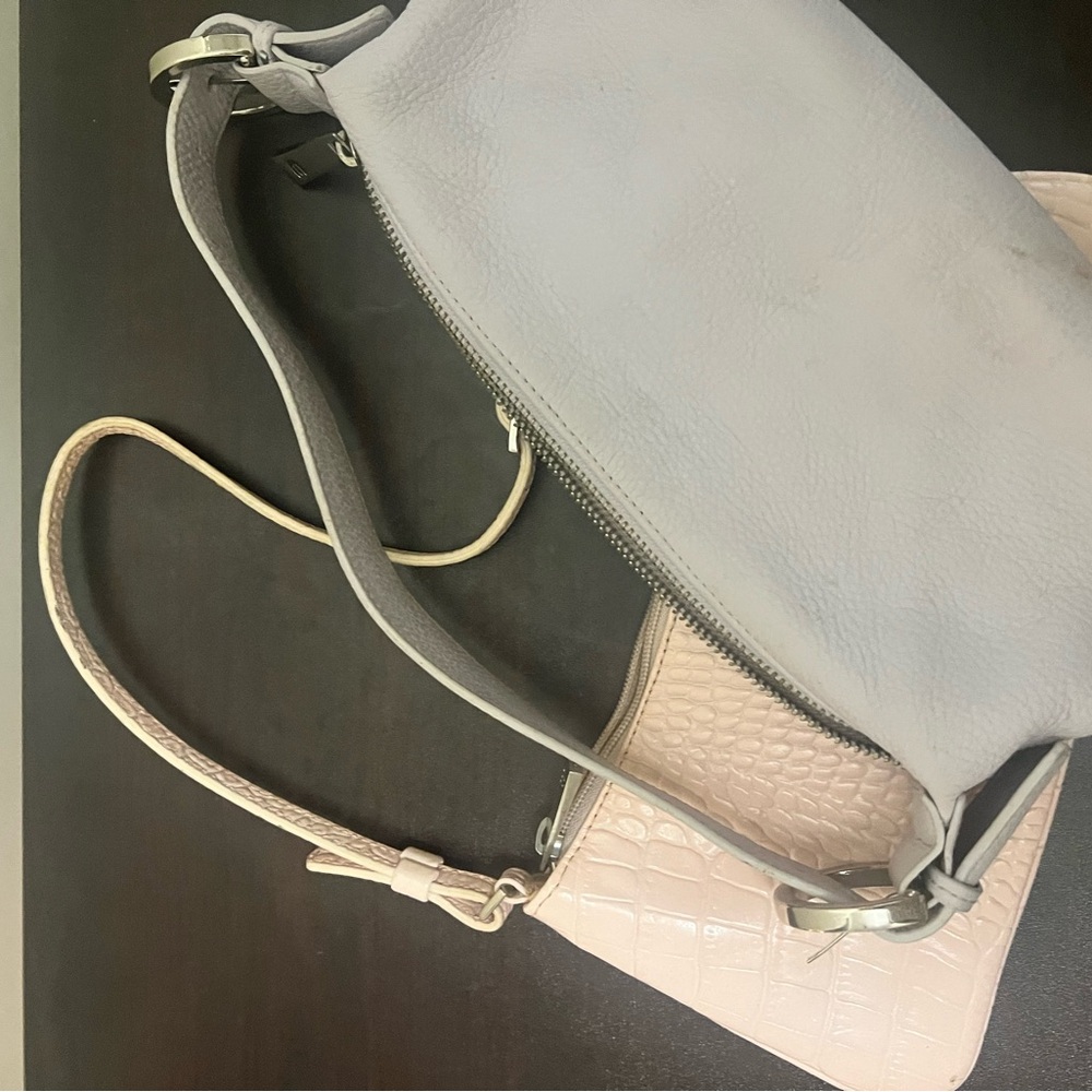 Express handbags! Vintage handbags! Lavender and pink